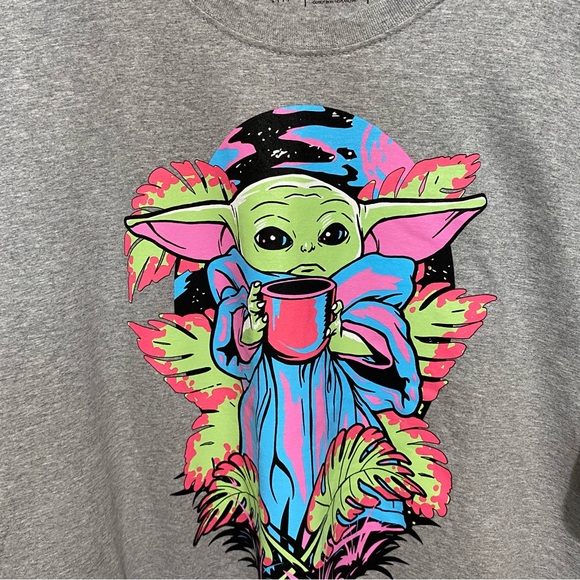 NWT‎ Star Wars Gray T-Shirt with Vibrant Graphic of Baby Yoda Size XL - Picture 4 of 12